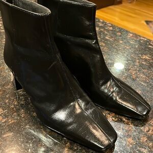 Woman’s Zara black ankle boots. In excellent condition. Size36- size 7.5